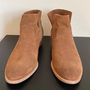 Women’s Dolce Vita Booties (6.5)